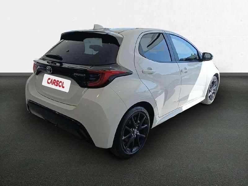 Usado Toyota Yaris Hybrid Style 116 CV (85 kW) 2024 Blanco Utilitario