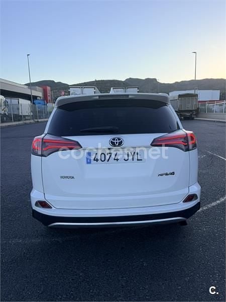 Usado Toyota RAV4 Business Edition 143 CV (105 kW) 2017 Blanco SUV