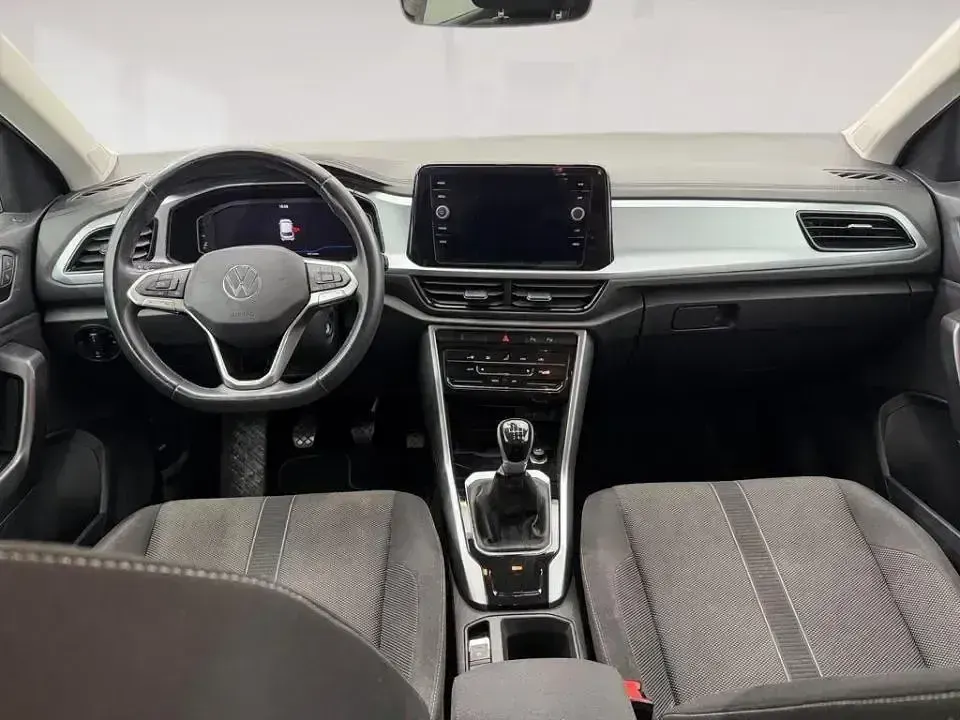 Usado VW T-Roc Life 110 CV (80 kW) 2022 Gris SUV