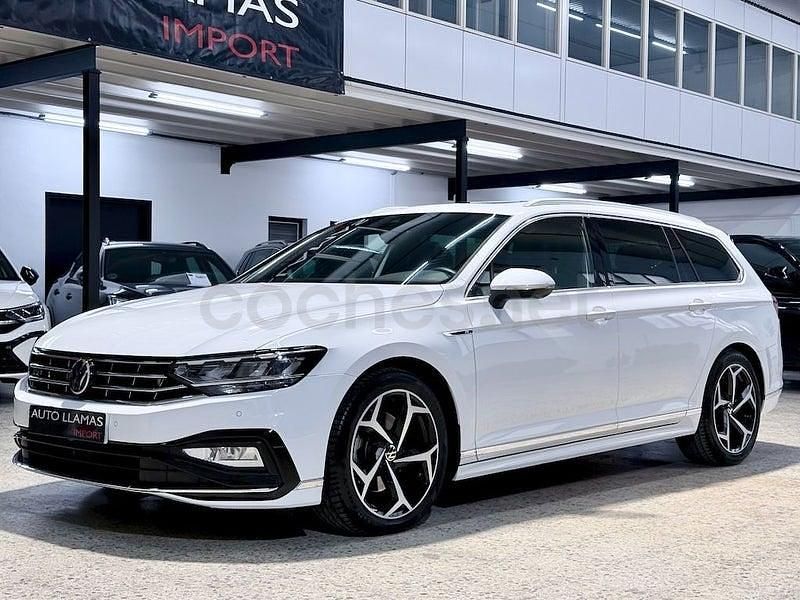 Usado VW Passat R-line 200 CV (147 kW) 2022 Blanco Familiar