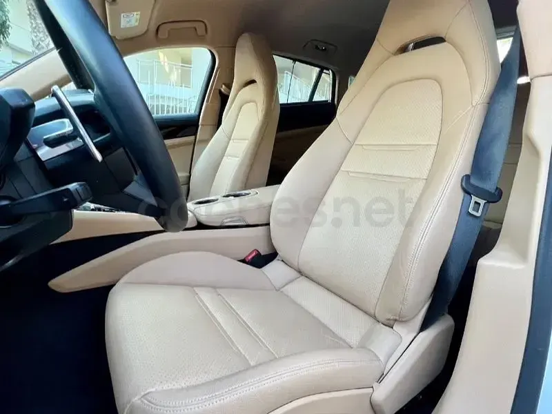 Usado Porsche Panamera 4 E-Hybrid Platinum Edition 462 CV (339 kW) 2021 Blanco Utilitario