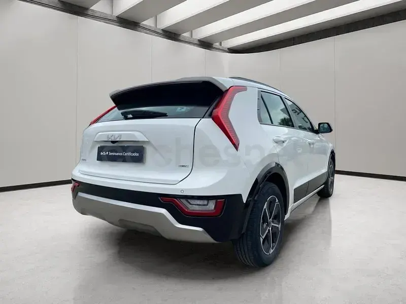 Usado Kia Niro 141 CV (103 kW) 2023 Blanco SUV