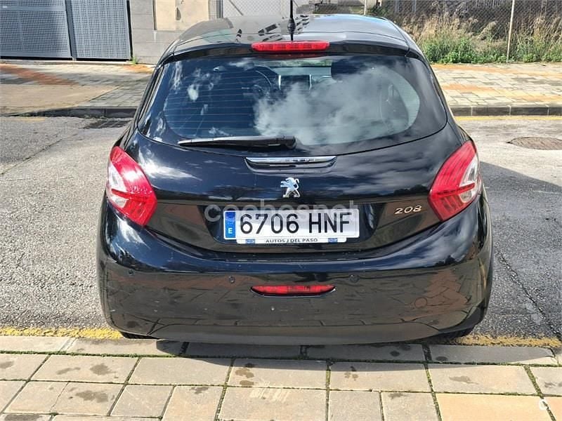 Usado Peugeot 208 Access 68 CV (50 kW) 2013 Negro Utilitario