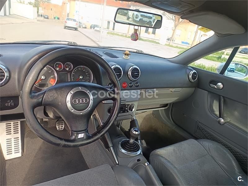 Usado Audi TT 180 CV (132 kW) 2004 Gris / plata Coupe