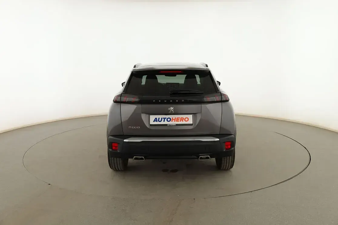 Usado Peugeot 2008 Allure 131 CV (96 kW) 2020 Gris SUV