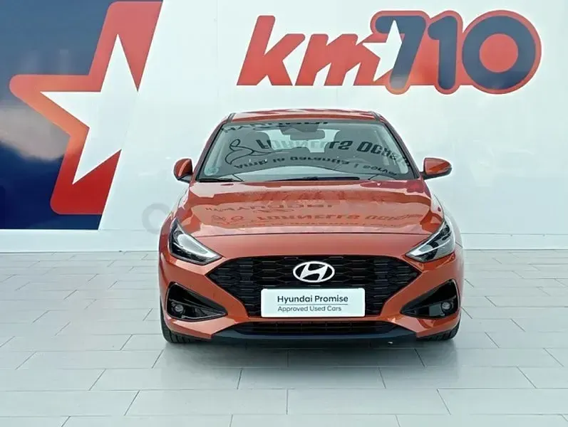 Usado Hyundai i30 96 CV (70 kW) 2024 Naranja Berlina