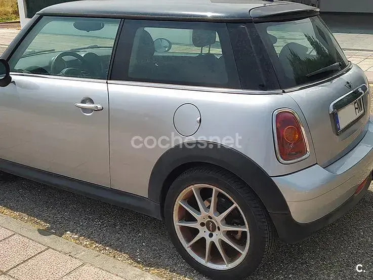 Usado Mini Cooper 120 CV (88 kW) 2007 Gris / plata Utilitario