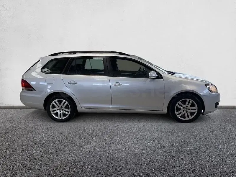 Usado VW Golf VII Advance 105 CV (77 kW) 2012 Gris / plata Familiar