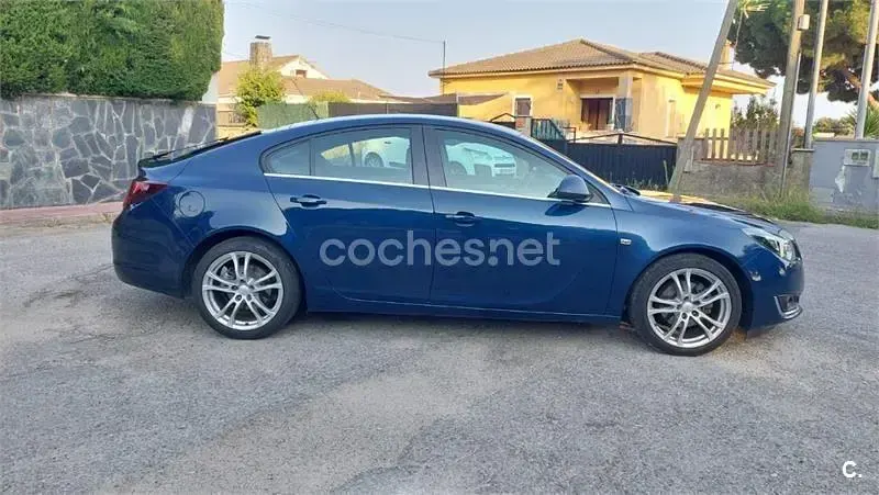 Usado Opel Insignia Expression 120 CV (88 kW) 2014 Azul Berlina
