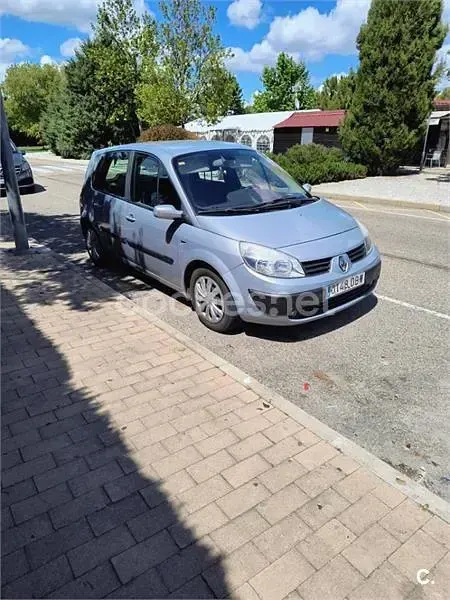 Begagnad Renault Scénic II Dynamique 120 HK (88 kW) 2005 Grå Minibuss