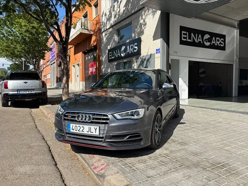 Usado Audi A3 Premium 300 CV (220 kW) 2016 Gris / plata Berlina