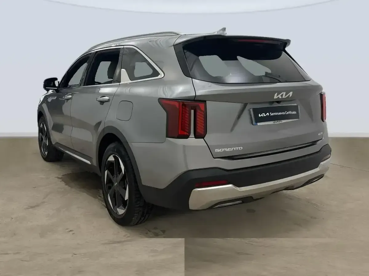 Usado Kia Sorento 252 CV (185 kW) 2024 Gris SUV