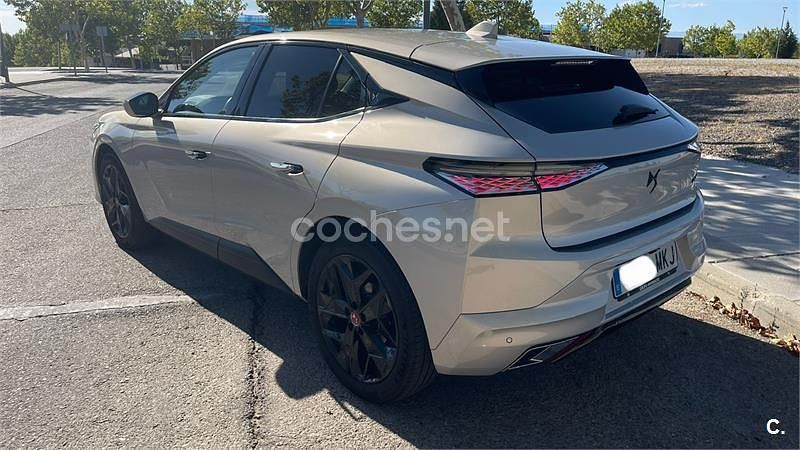 Usado DS Automobiles DS4 Performance 130 CV (95 kW) 2023 Gris / plata Berlina