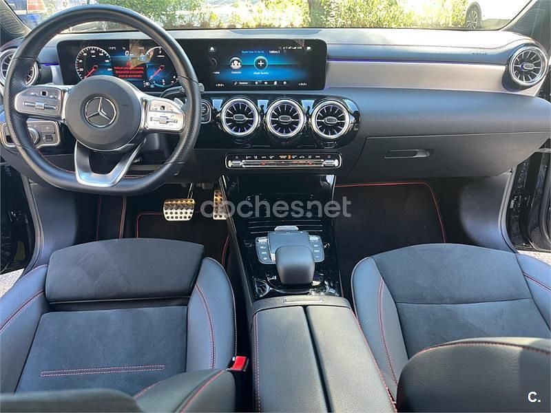 Usado Mercedes CLA200 Shooting Brake 150 CV (110 kW) 2023 Negro Familiar