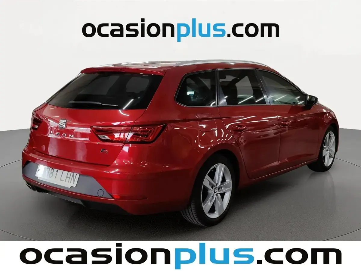 Usado Seat Leon FR 150 CV (110 kW) 2020 Rojo Monovolumen