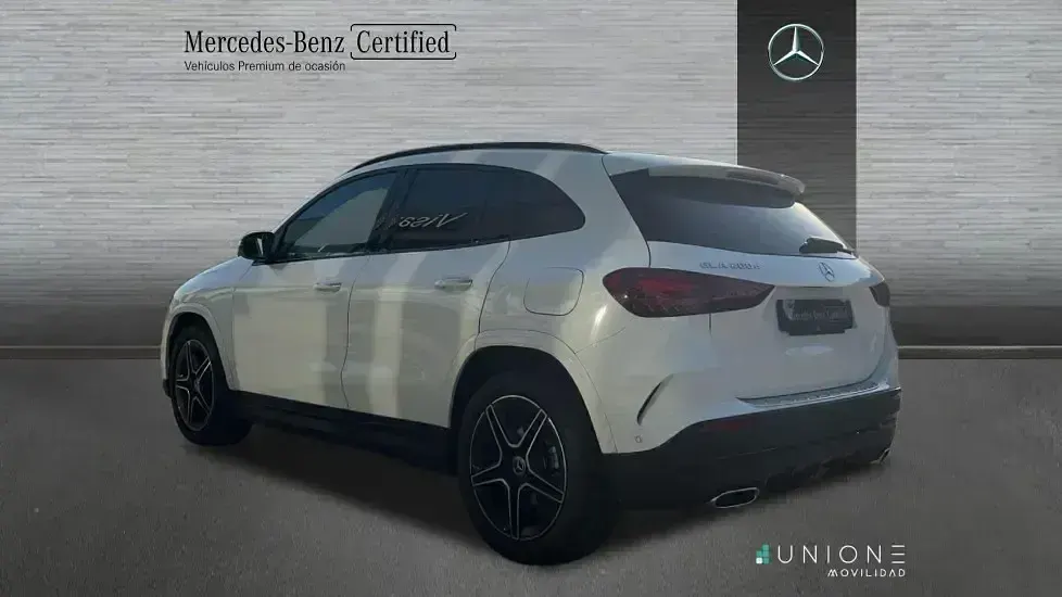 Usado Mercedes GLA200 150 CV (110 kW) 2025 Blanco SUV