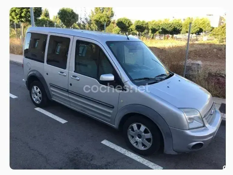 Usado Ford Tourneo Connect Trend 115 CV (84 kW) 2013 Gris / plata Monovolumen