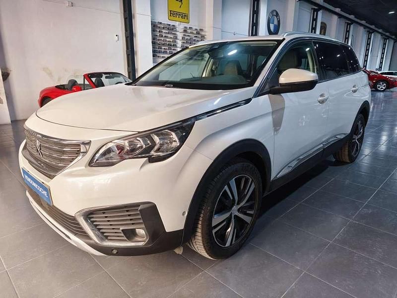 Usado Peugeot 5008 Allure 131 CV (96 kW) 2021 Blanco SUV