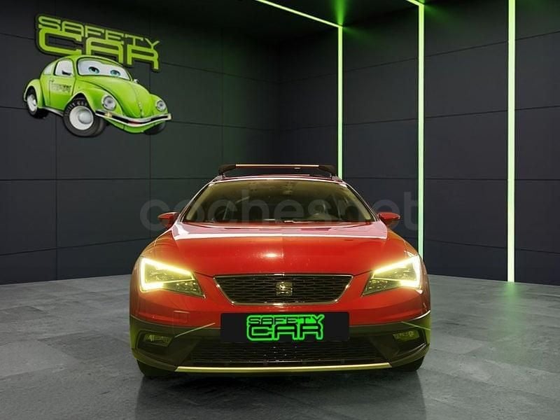 Usado Seat Leon 4Drive 184 CV (135 kW) 2015 Rojo Familiar