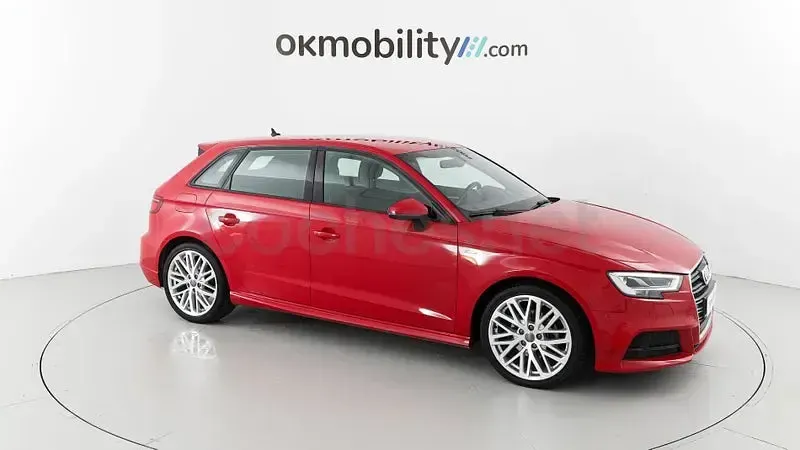Usado Audi A3 S-Line 150 CV (110 kW) 2019 Rojo Berlina