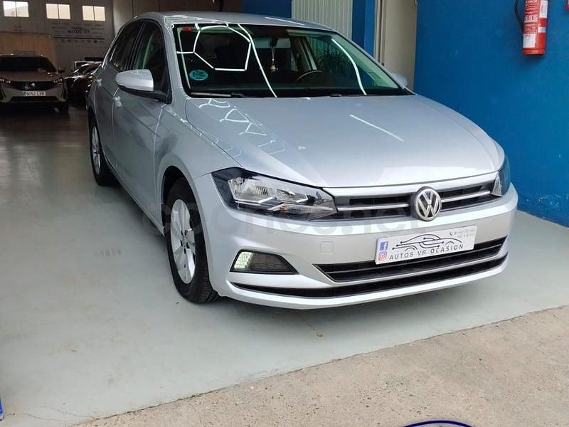 Usado VW Polo Advance 80 CV (58 kW) 2019 Gris / plata Utilitario