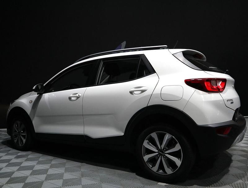 Blanco Usado 2024 Kia Stonic SUV | 17.990 € (Precio justo) - Imagen 1/4