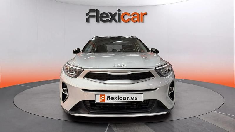 Usado Kia Stonic 101 CV (74 kW) 2022 Gris SUV