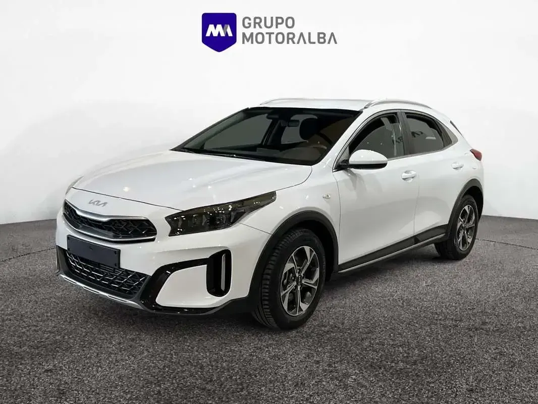 Usado Kia XCeed 140 HP (102 kW) 2025 Branco SUV