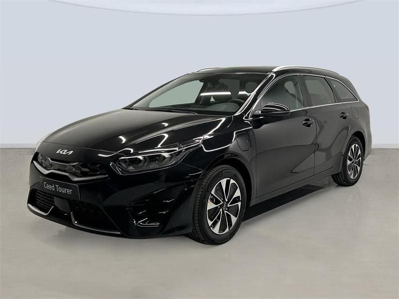Negro Nuevo 2025 Kia Ceed Familiar | 28.955 € (Precio justo) - Imagen 1/4