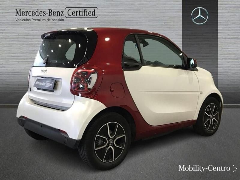 Usado Smart ForTwo Electric Drive Passion 60 kW (82 CV) 2022 Tridion safety cell in carmine red Coupe
