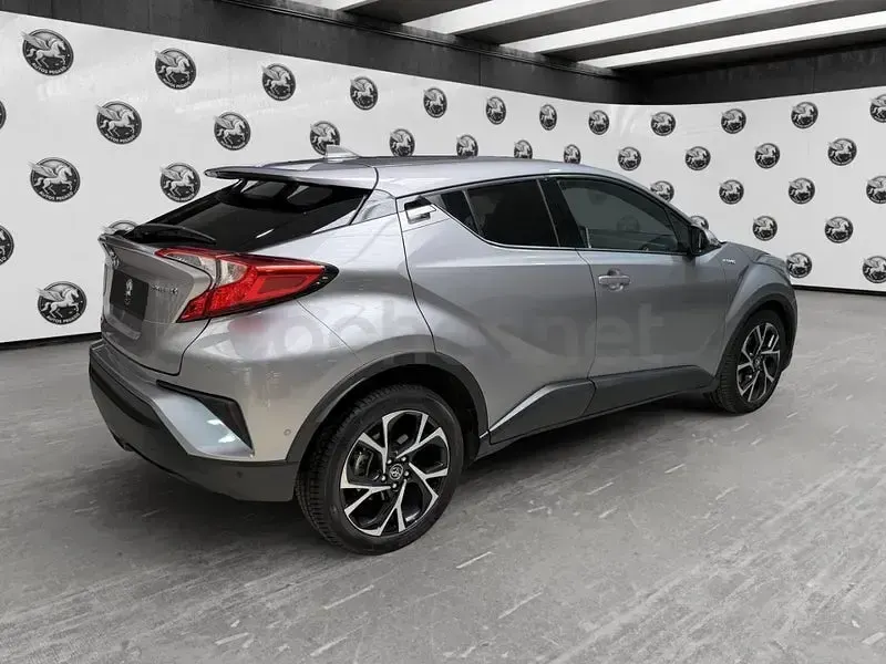 Usado Toyota C-HR Advance 122 CV (89 kW) 2019 Gris / plata SUV