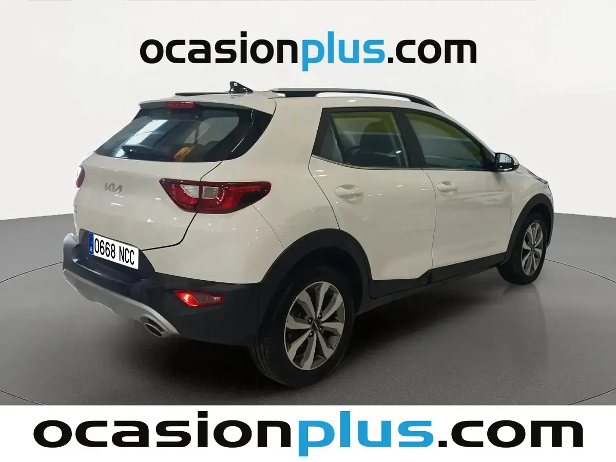Usado Kia Stonic 100 CV (73 kW) 2025 Blanco SUV