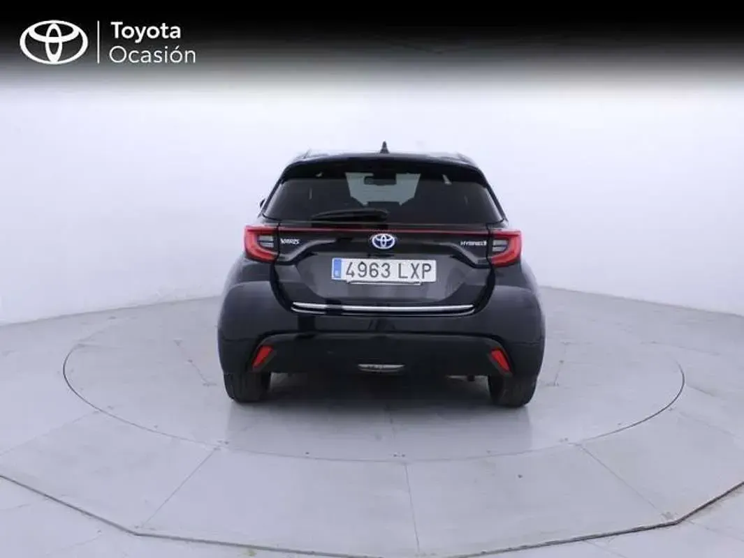 Usado Toyota Yaris Style 116 CV (85 kW) 2022 Negro Utilitario