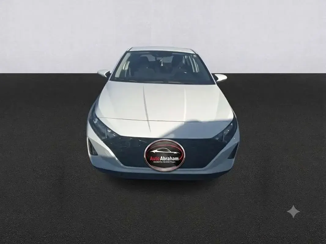 Usado Hyundai i20 99 CV (72 kW) 2021 Blanco Utilitario
