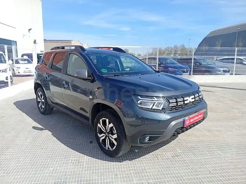 Usado Dacia Duster Journey 150 CV (110 kW) 2024 Gris / plata SUV