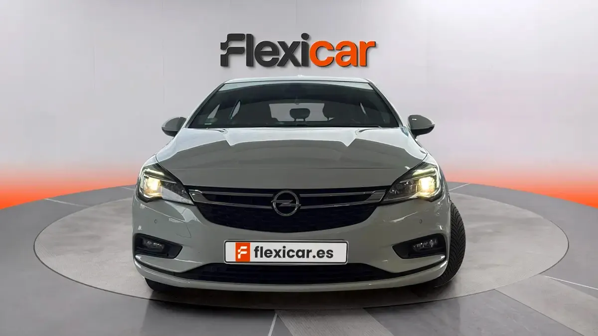 Usado Opel Astra S 110 CV (80 kW) 2019 Blanco Berlina