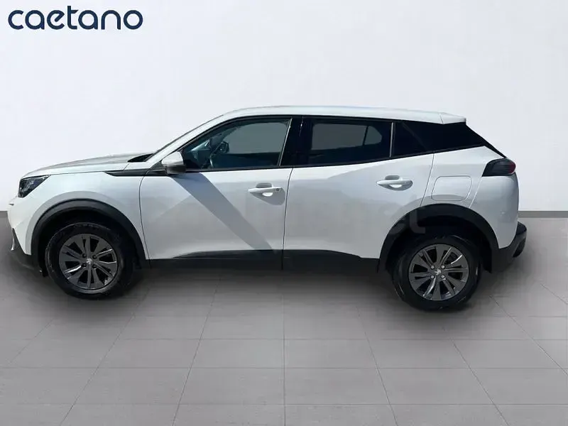 Usado Peugeot 2008 Active 110 CV (80 kW) 2021 Blanco SUV