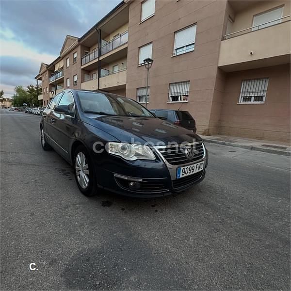 Usado VW Passat Highline 140 CV (102 kW) 2007 Azul Berlina