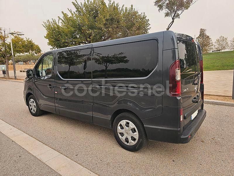 Usado Renault Trafic Equilibre 150 CV (110 kW) 2023 Gris / plata Monovolumen