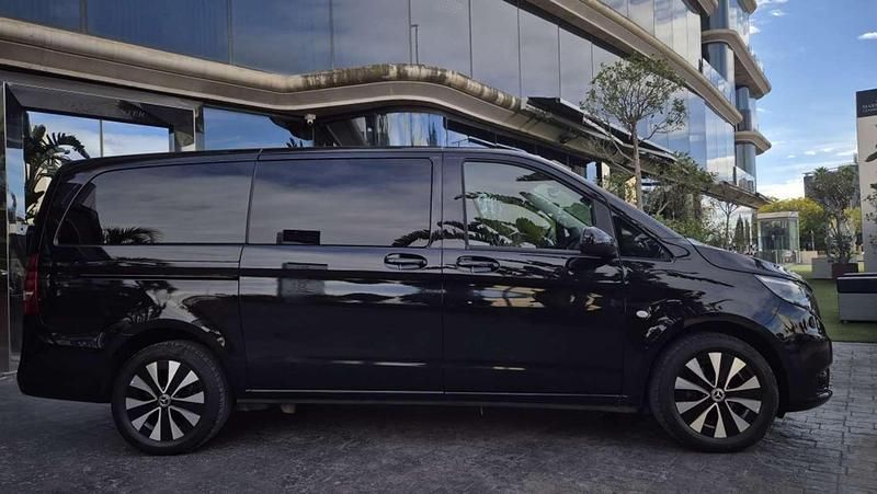 Usado Mercedes Vito 136 CV (100 kW) 2024 Negro Van