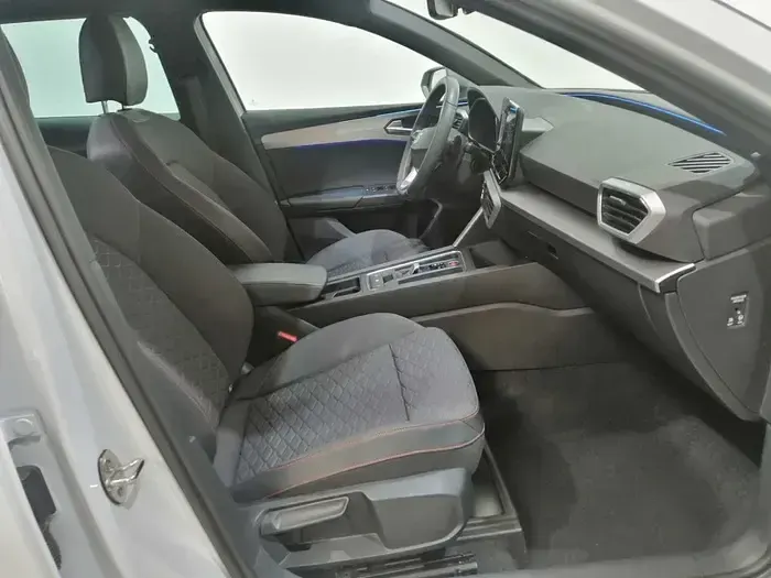 Usado Seat Leon FR 150 CV (110 kW) 2024 Blanco Berlina