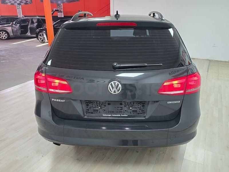 Usado VW Passat Advance 105 CV (77 kW) 2013 Negro Familiar