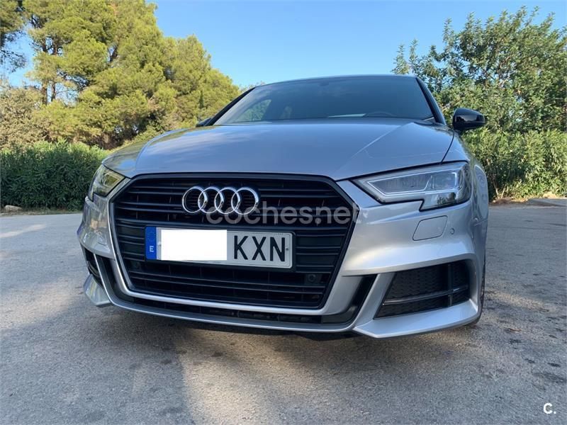 Gris / plata Usado 2019 Audi A3 Sportback S-Line Utilitario | 24.750 € (Precio justo) - Imagen 1/4