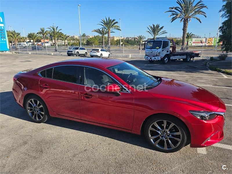 Usado Mazda 6 Luxury 175 HP (128 kW) 2016 Vermelho Sedan