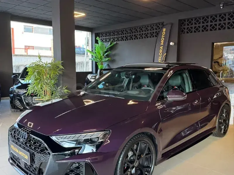 Usado Audi RS3 Exclusive 400 CV (294 kW) 2025 Violeta / lila Berlina