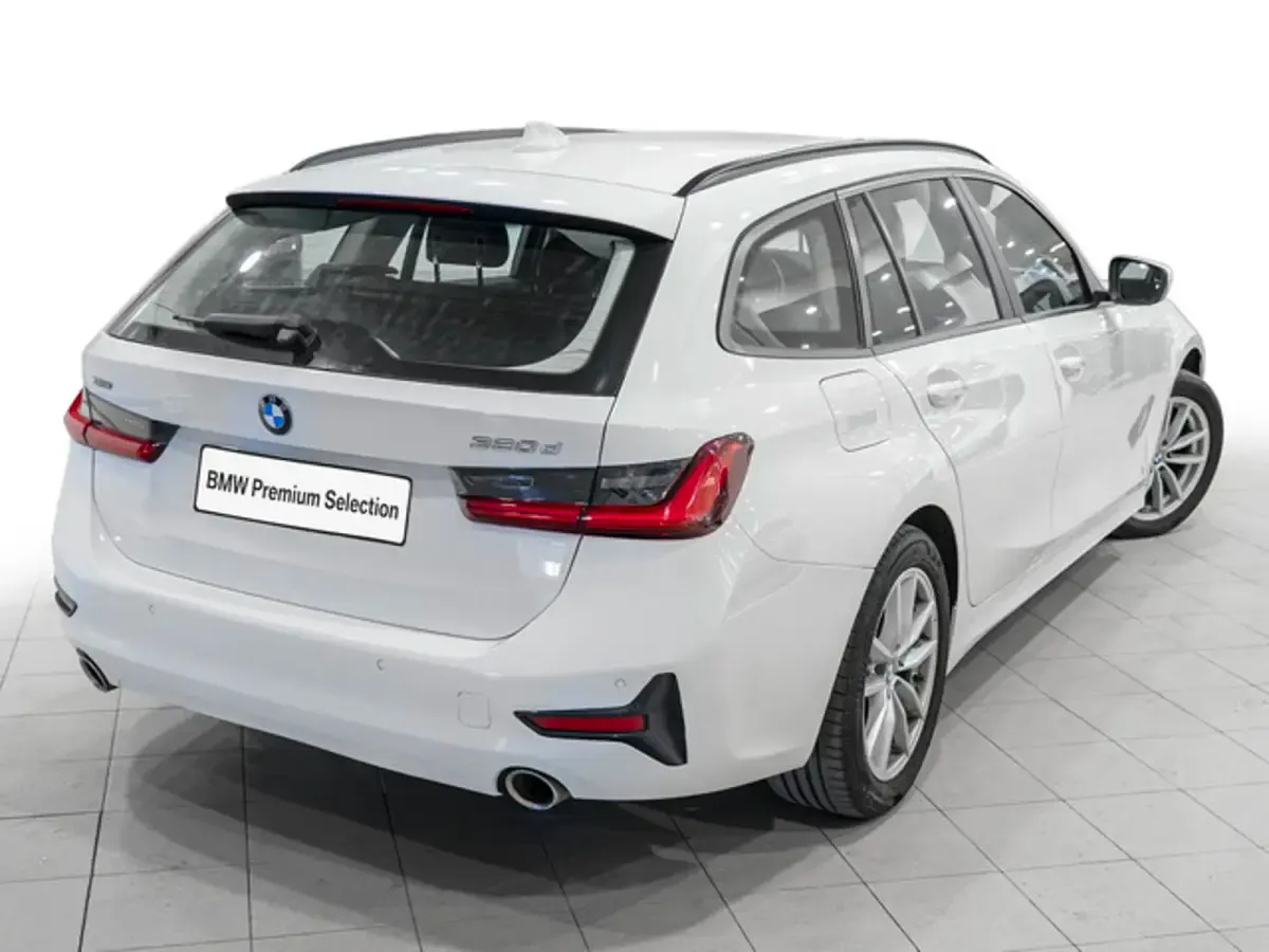 Usado BMW 320 Sport Line 190 CV (139 kW) 2021 Blanco Familiar