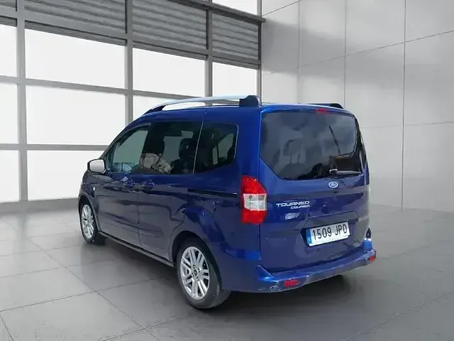 Usado Ford Tourneo Courier Titanium 95 CV (69 kW) 2016 Azul Monovolumen