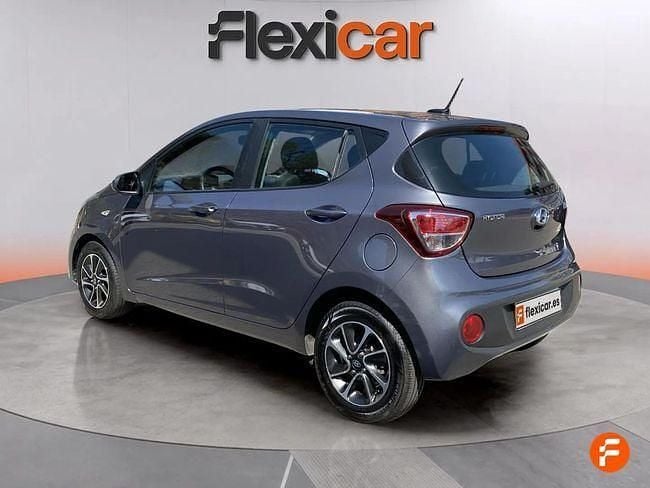 Usado Hyundai i10 87 CV (63 kW) 2018 Gris Utilitario