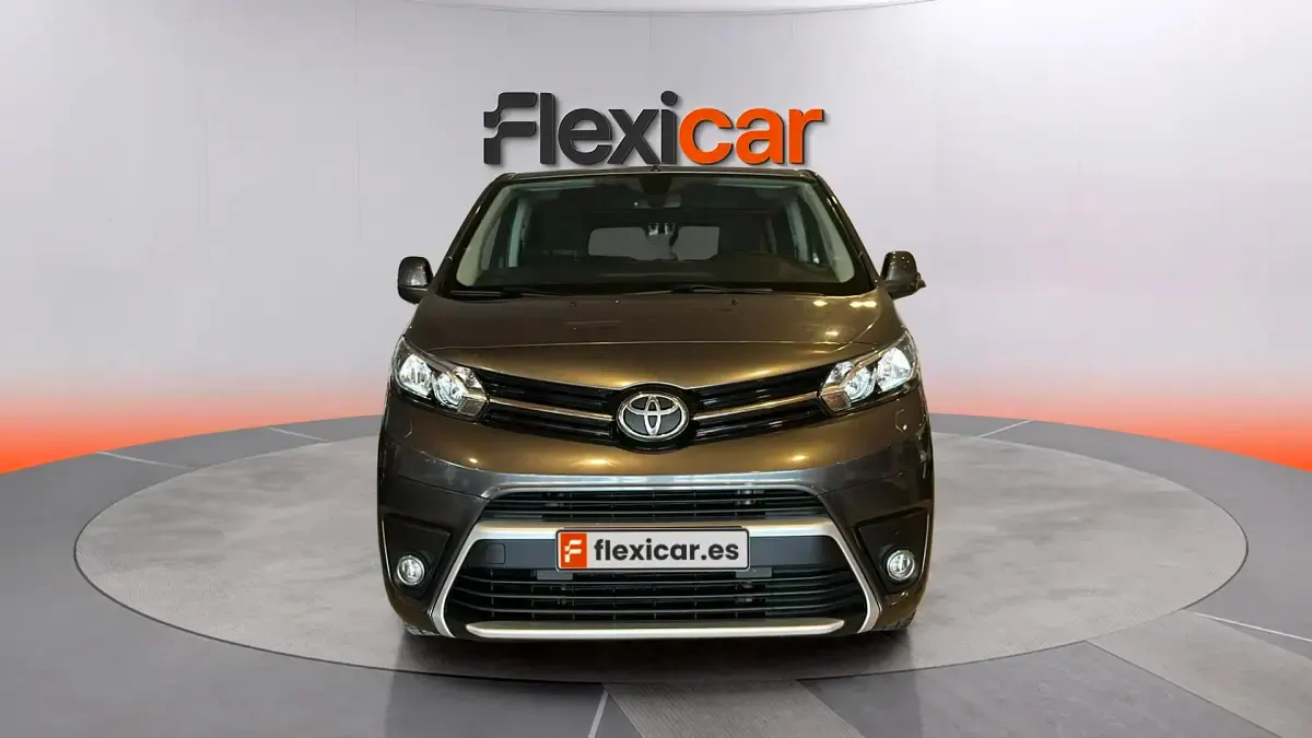 Usado Toyota Proace Verso Active 131 CV (96 kW) 2023 Gris Familiar