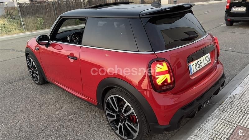 Usado Mini John Cooper Works 231 CV (169 kW) 2021 Rojo Utilitario